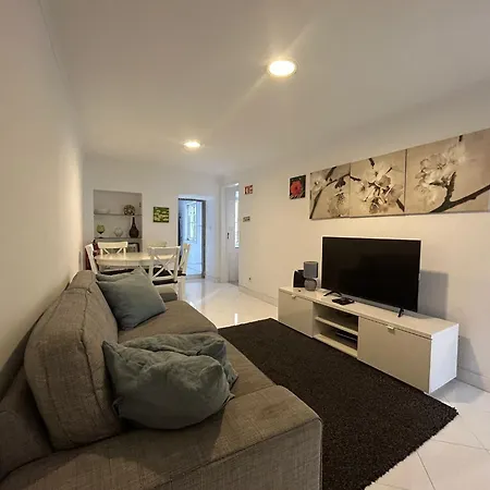 Typical Bica Lägenhet Lisboa